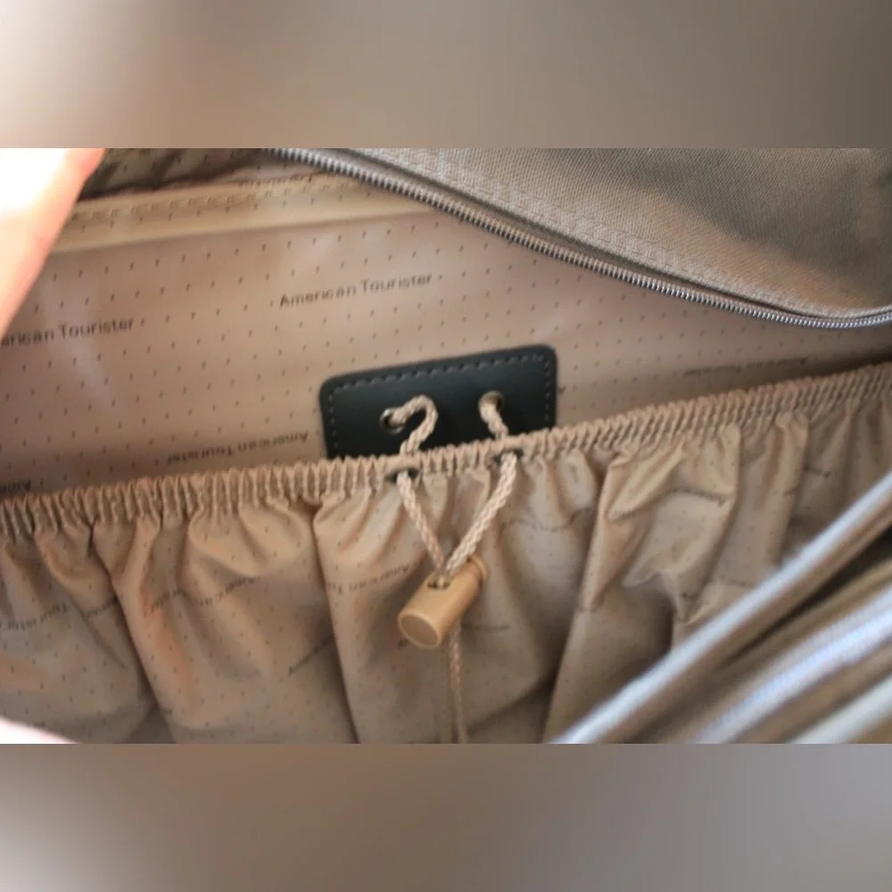 American Tourister Vintage Gray Travel Bag Large